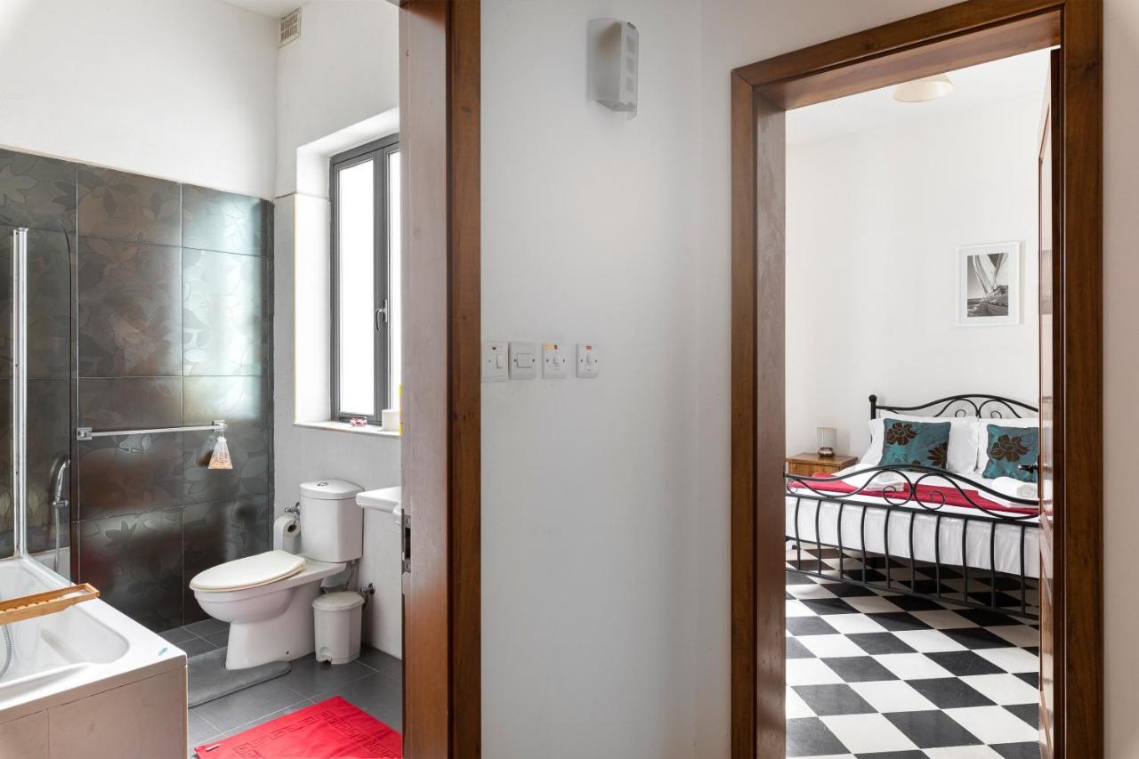 Traditional & Modern Maltese Townhouse - Rooftop Terrace And Sea Views, Close To Birgu Waterfront Cospicua Exterior foto